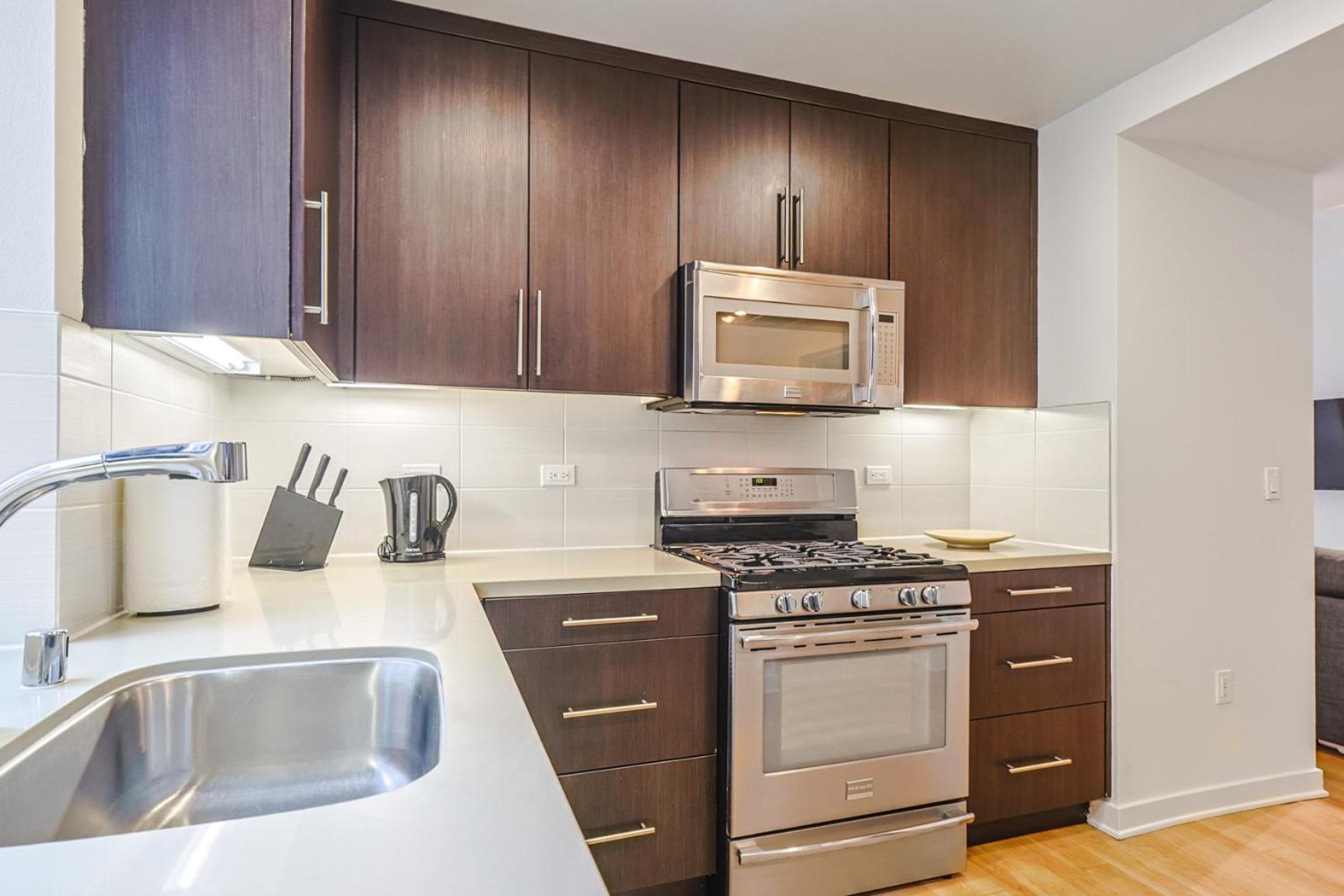 Trendy 2br Steps To Promenade & Sm Pier! Apartamento *